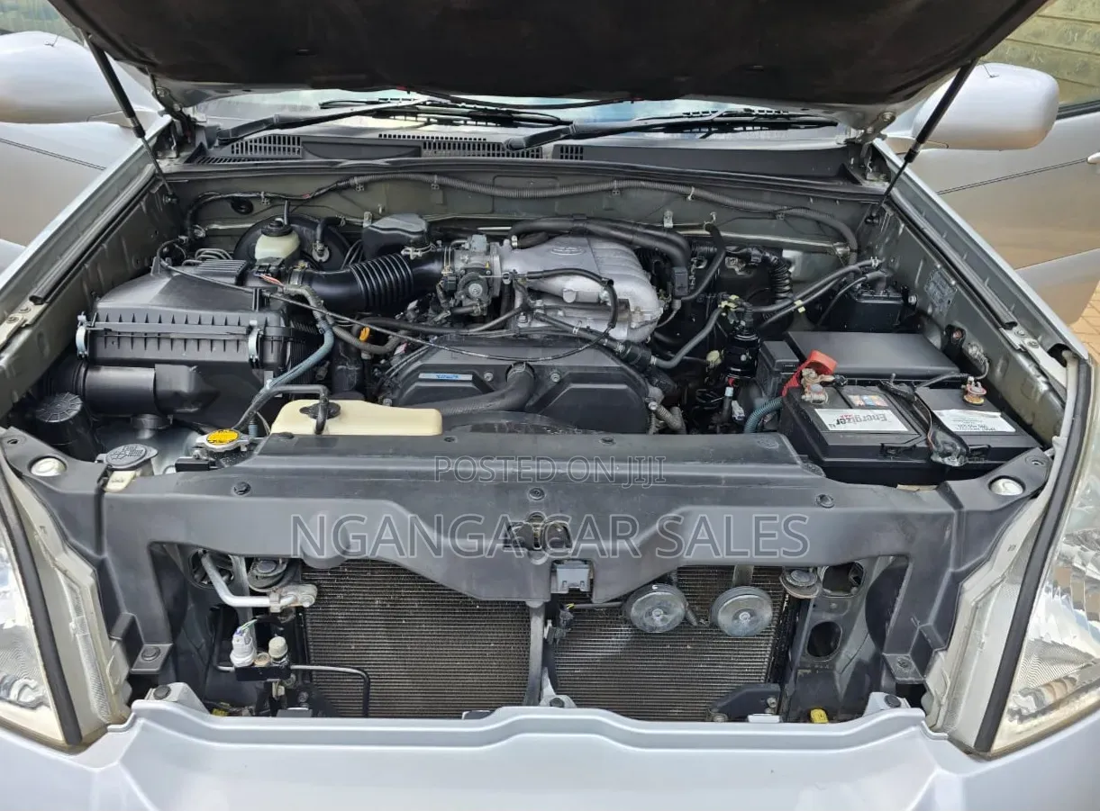 Toyota Land Cruiser Prado 2004 Silver