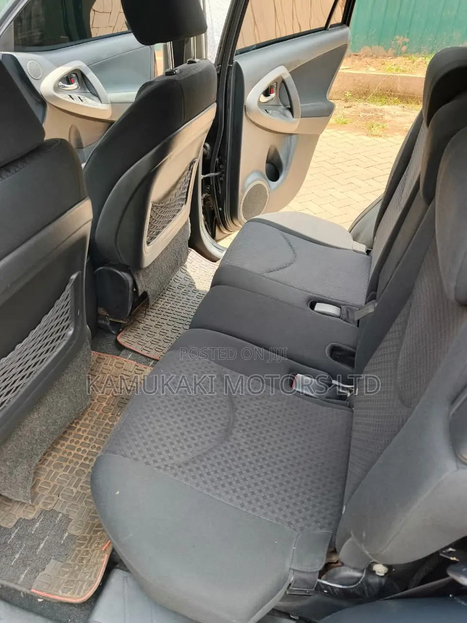 Toyota Vanguard 2010 Black