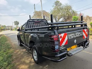 Isuzu D-MAX 2023 Gray