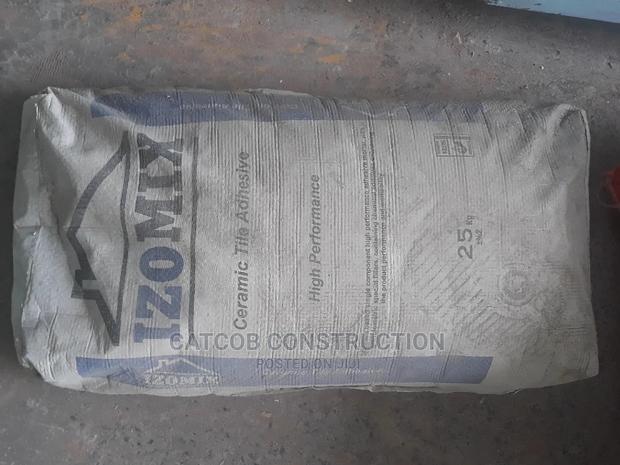 Izomix Tiling Cement/Tile Adhesive - main view