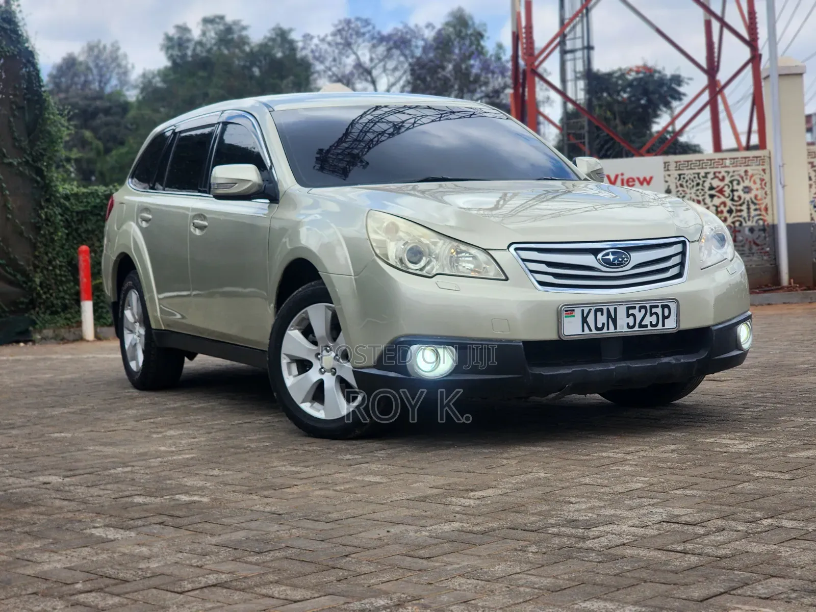 Subaru Outback 2.5i 2010 Gold