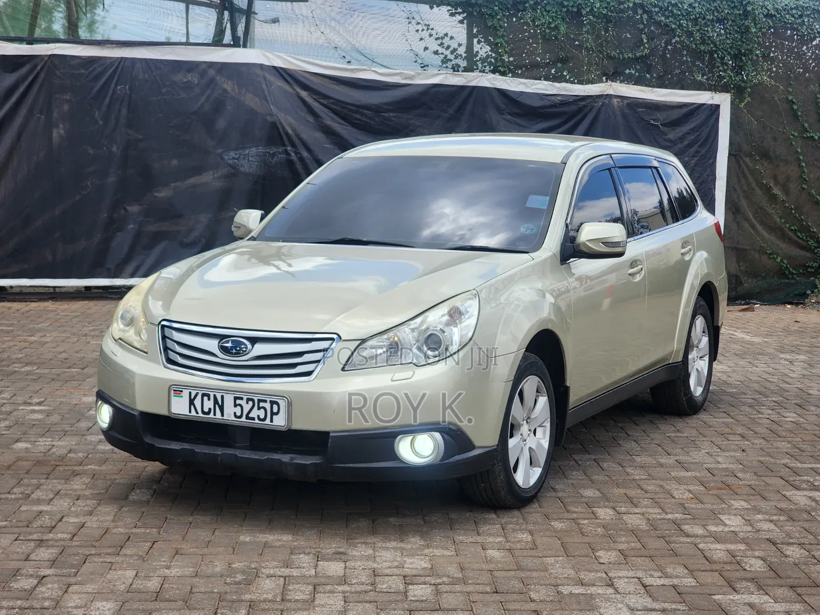 Subaru Outback 2.5i 2010 Gold