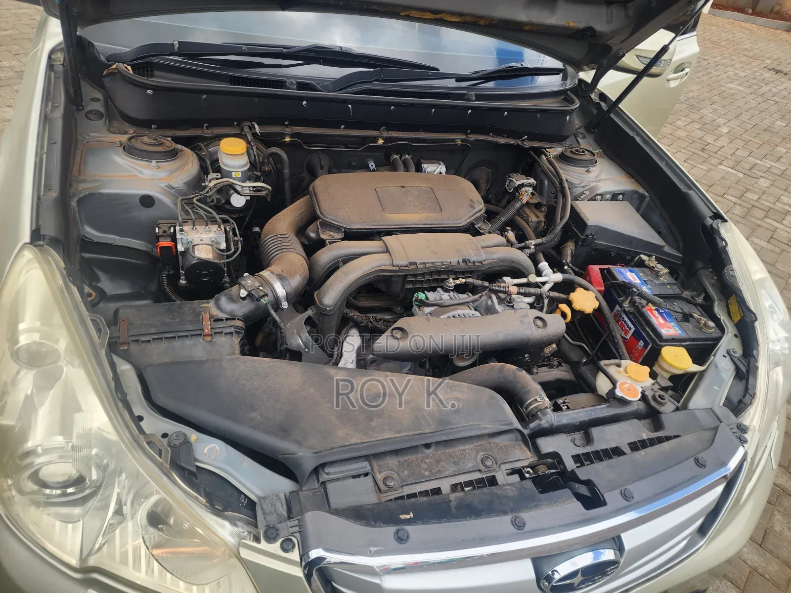 Subaru Outback 2.5i 2010 Gold