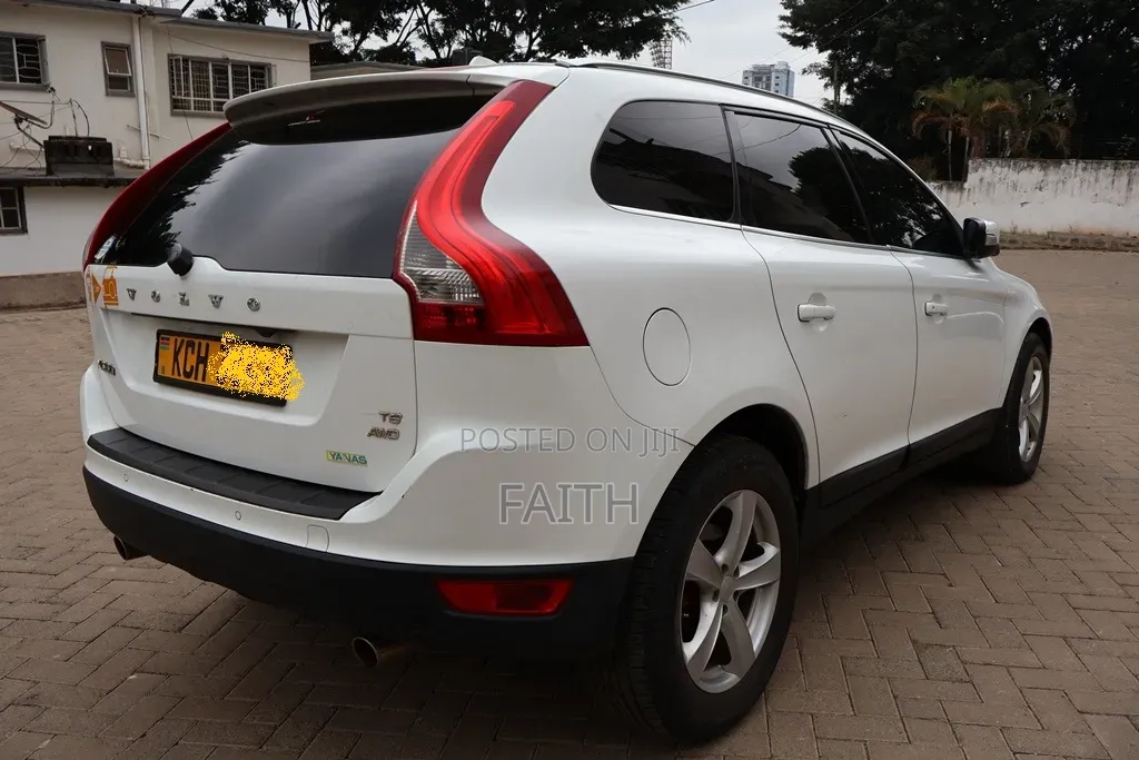 Volvo XC60 T6 AWD 2010 Pearl