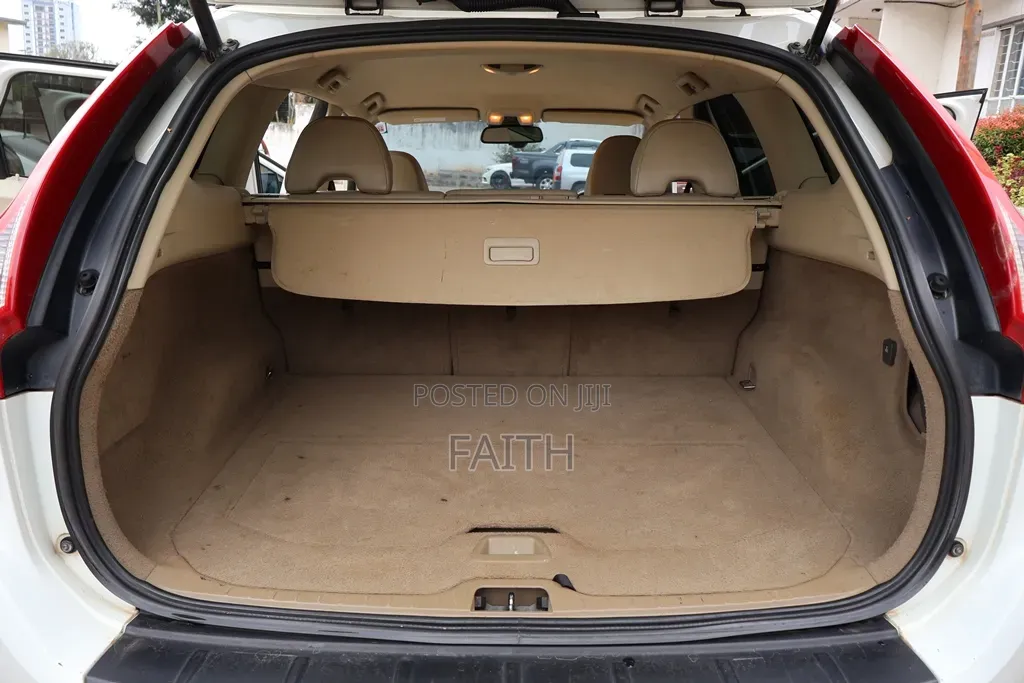 Volvo XC60 T6 AWD 2010 Pearl