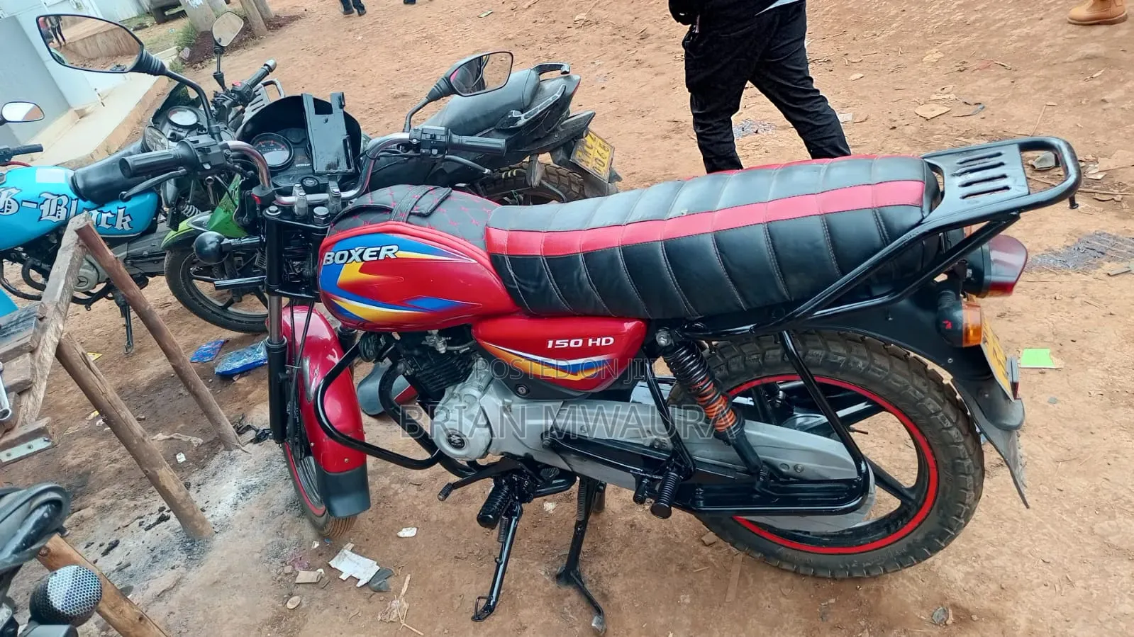 Bajaj Boxer 150 UG 2024 Red