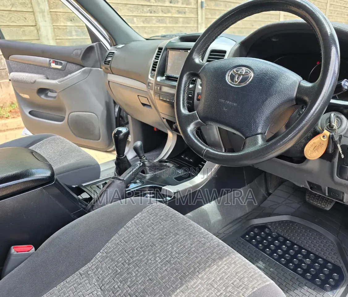 Toyota Land Cruiser Prado 2004 Silver