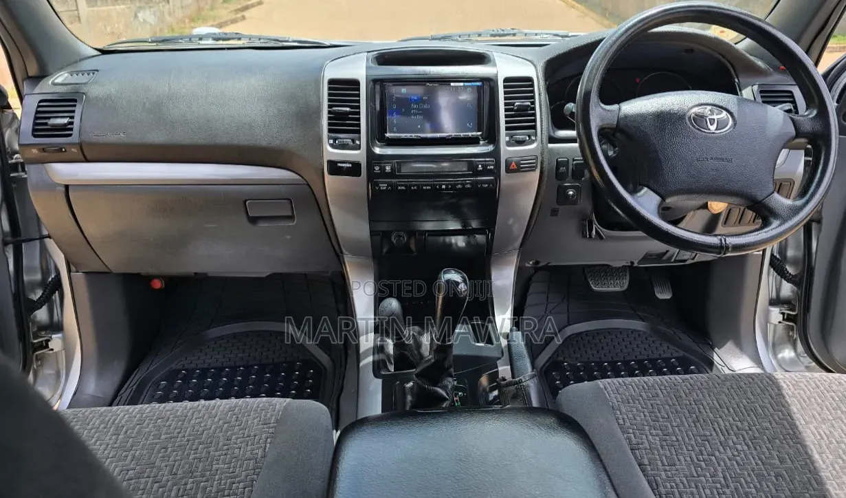 Toyota Land Cruiser Prado 2004 Silver