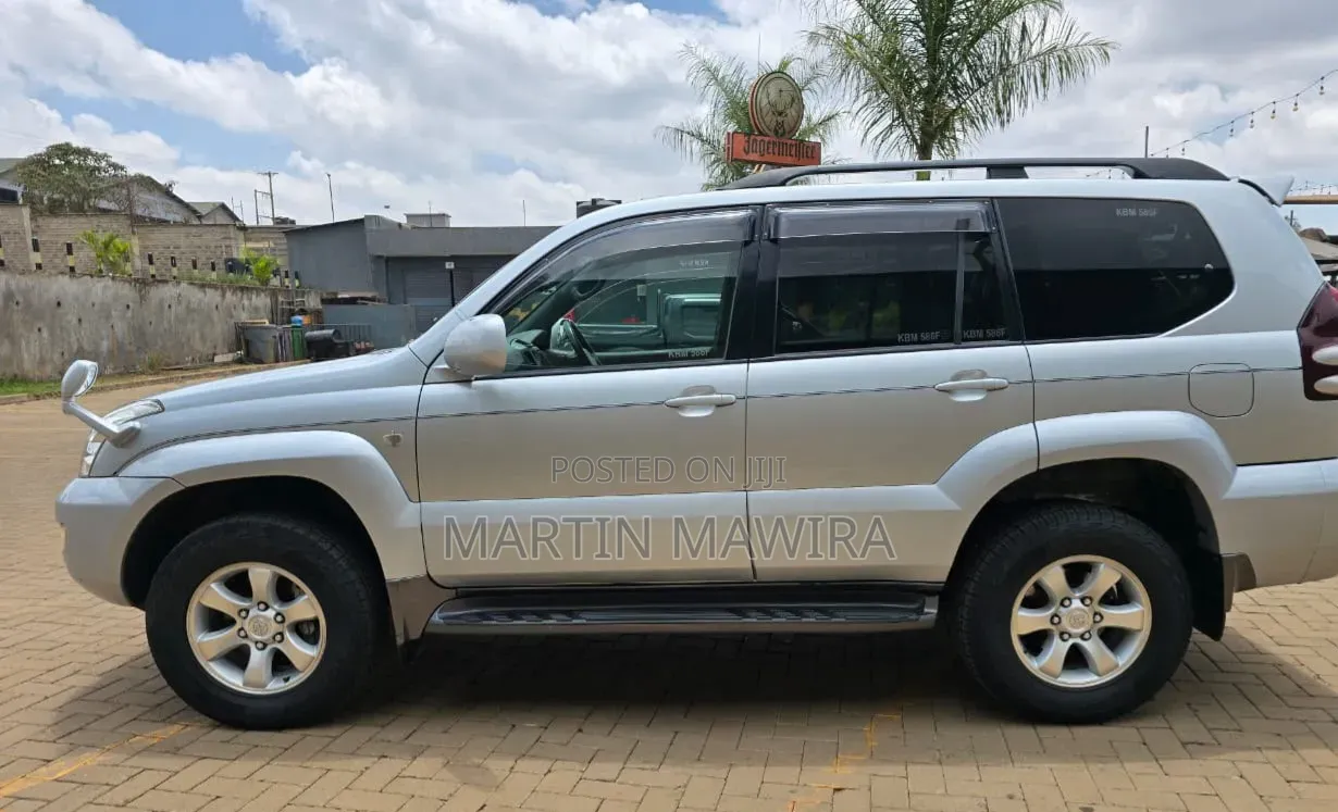 Toyota Land Cruiser Prado 2004 Silver