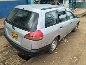Nissan Wingroad 2002 Silver