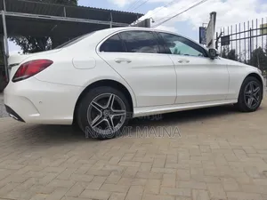 Mercedes-Benz C200 2019 White