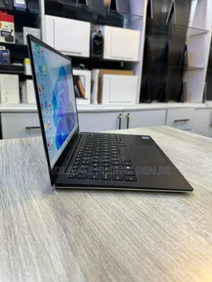 Laptop Dell XPS 13 7390 16GB Intel Core i7 SSD 1T