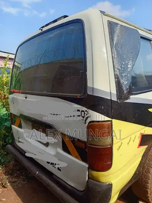 Toyota HiAce 2002 White