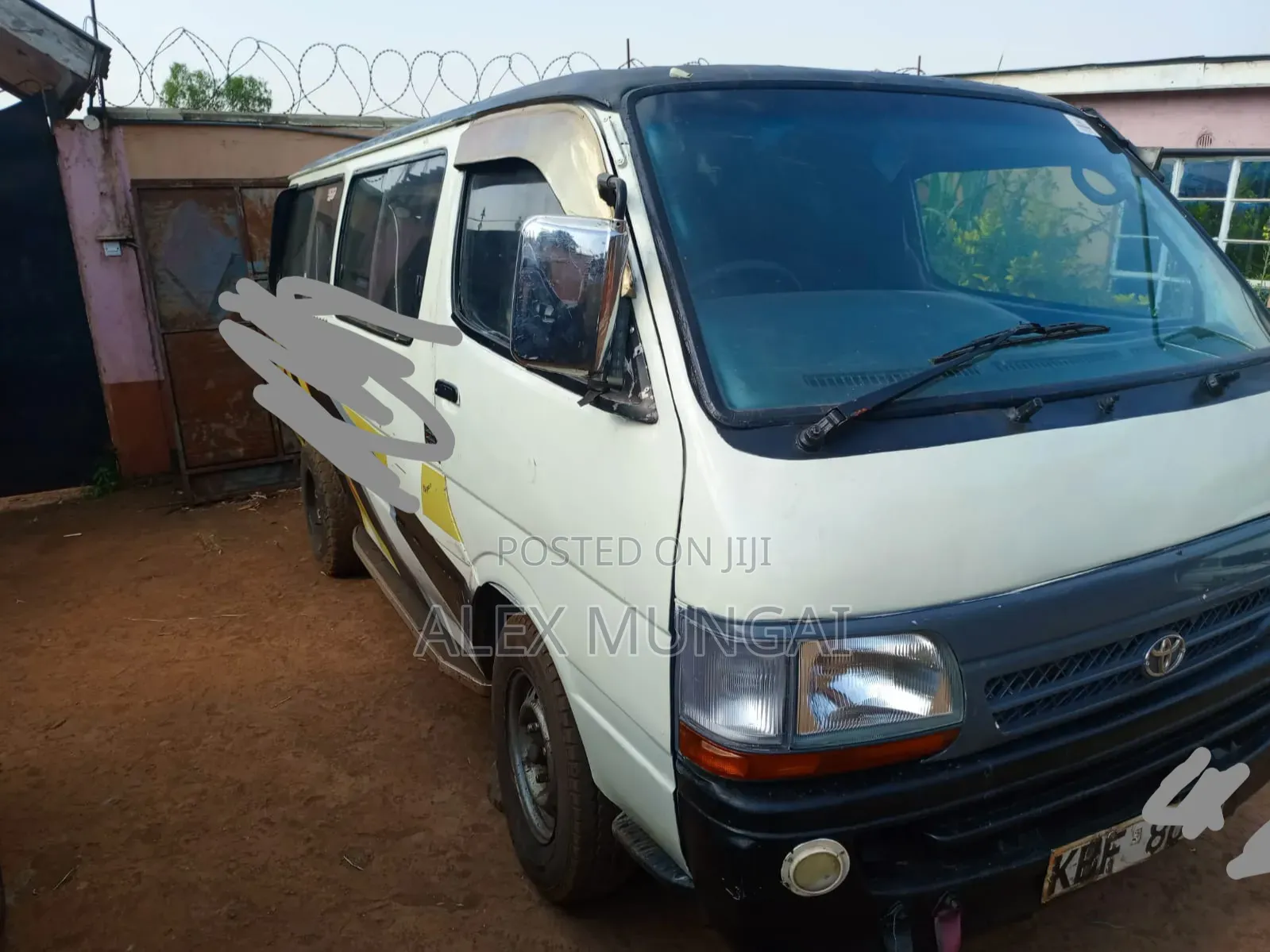 Toyota HiAce 2002 White