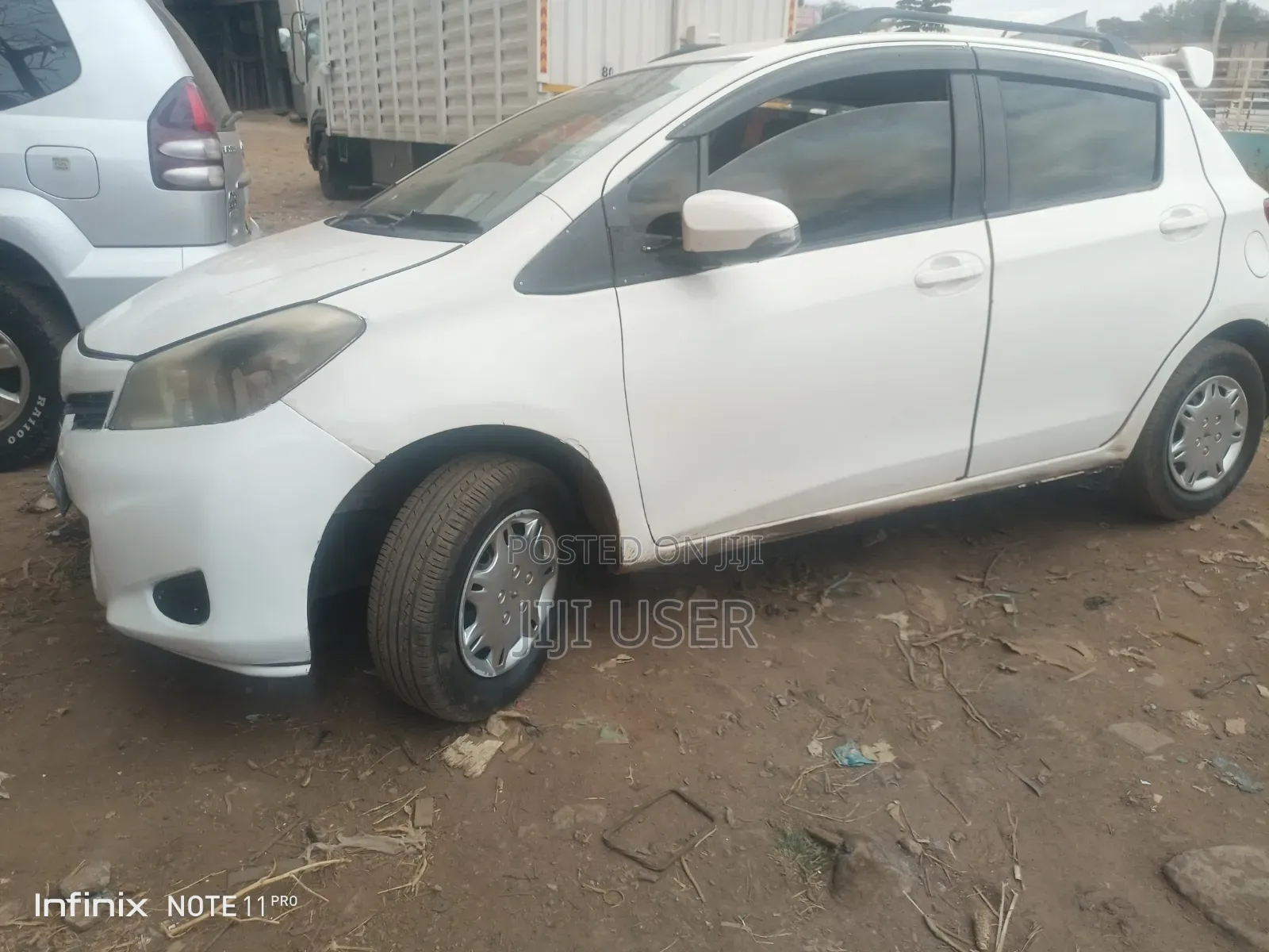Toyota Vitz 1.0 FWD 5dr 2013 White