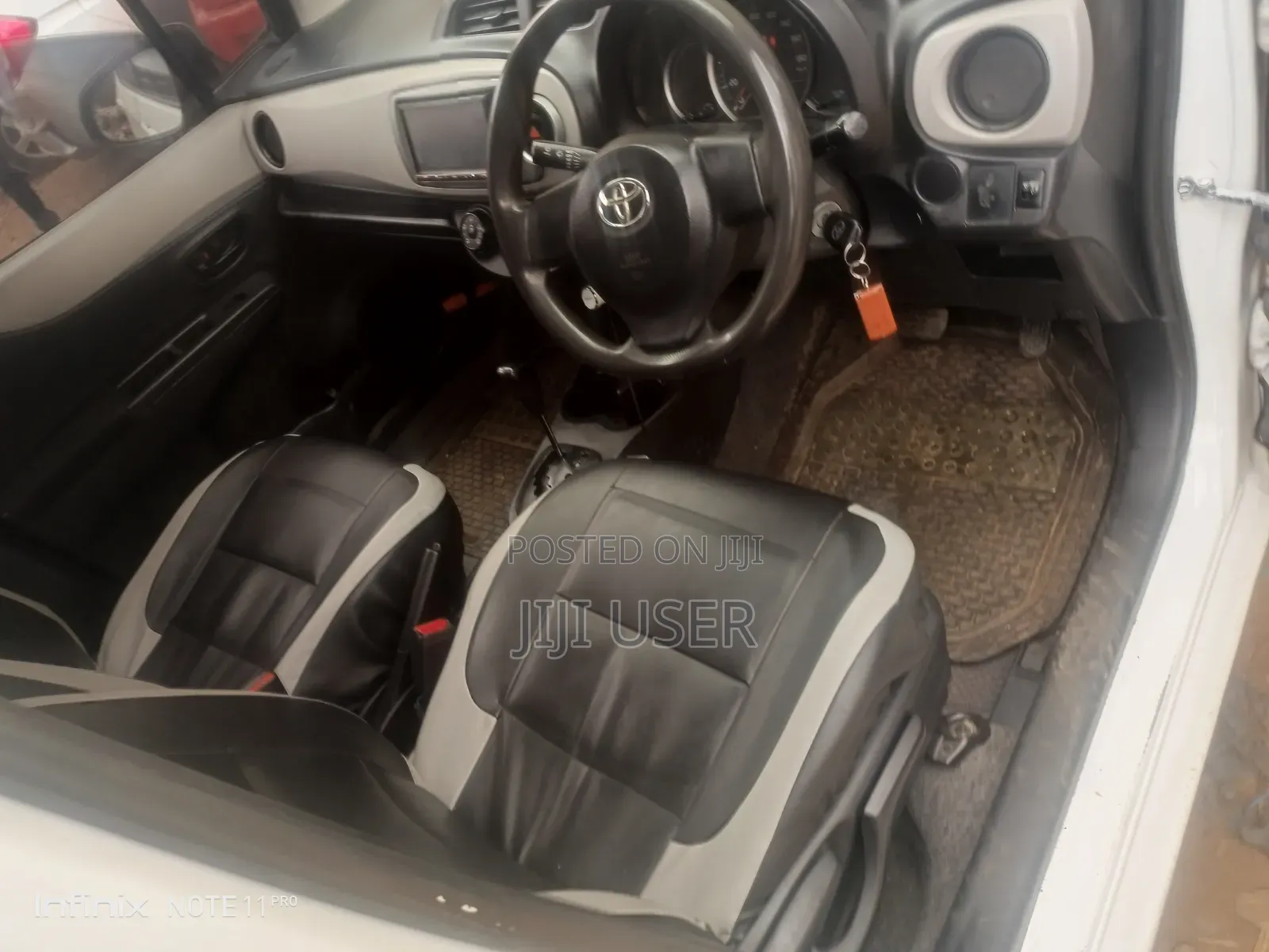 Toyota Vitz 1.0 FWD 5dr 2013 White