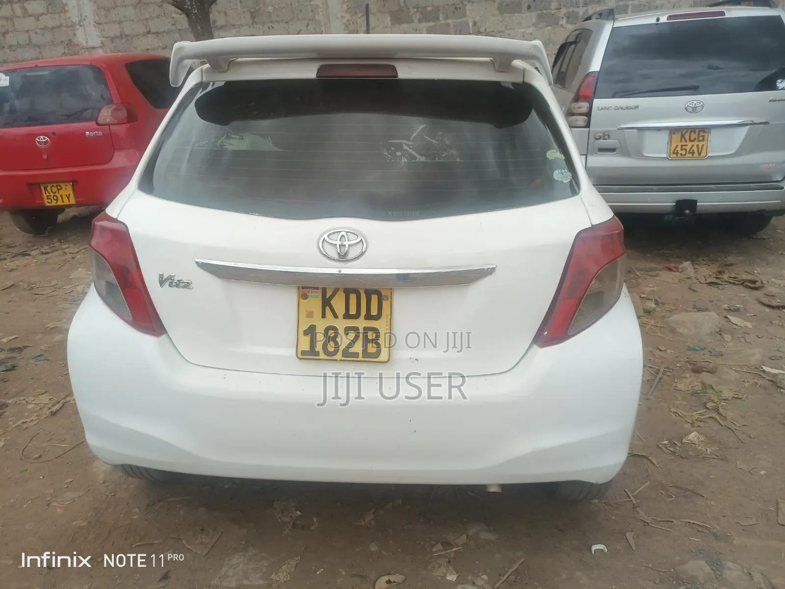 Toyota Vitz 1.0 FWD 5dr 2013 White