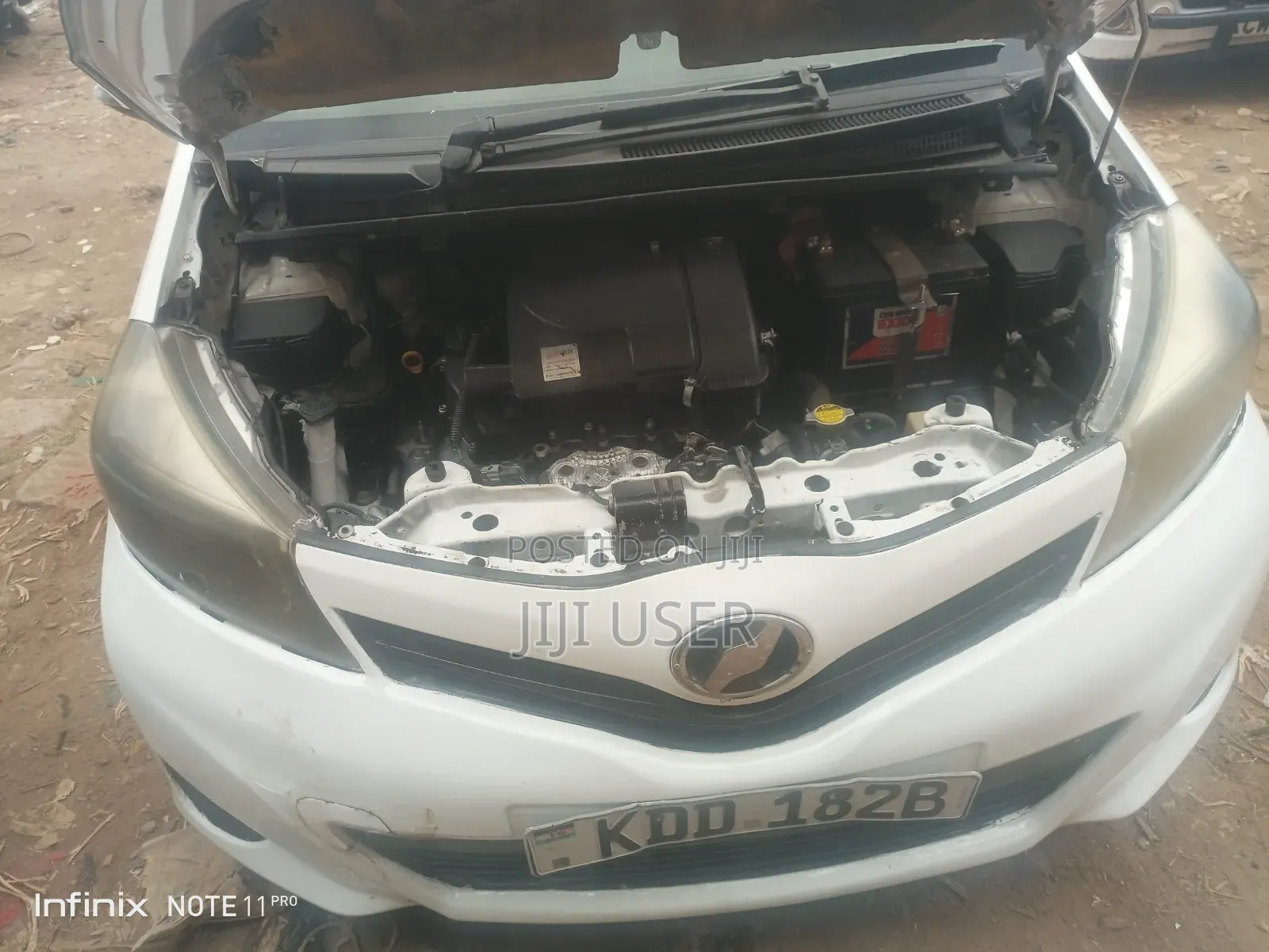 Toyota Vitz 1.0 FWD 5dr 2013 White