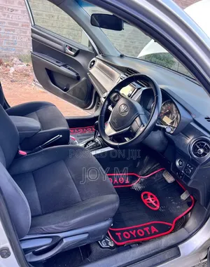 Toyota Corolla 2017 Silver