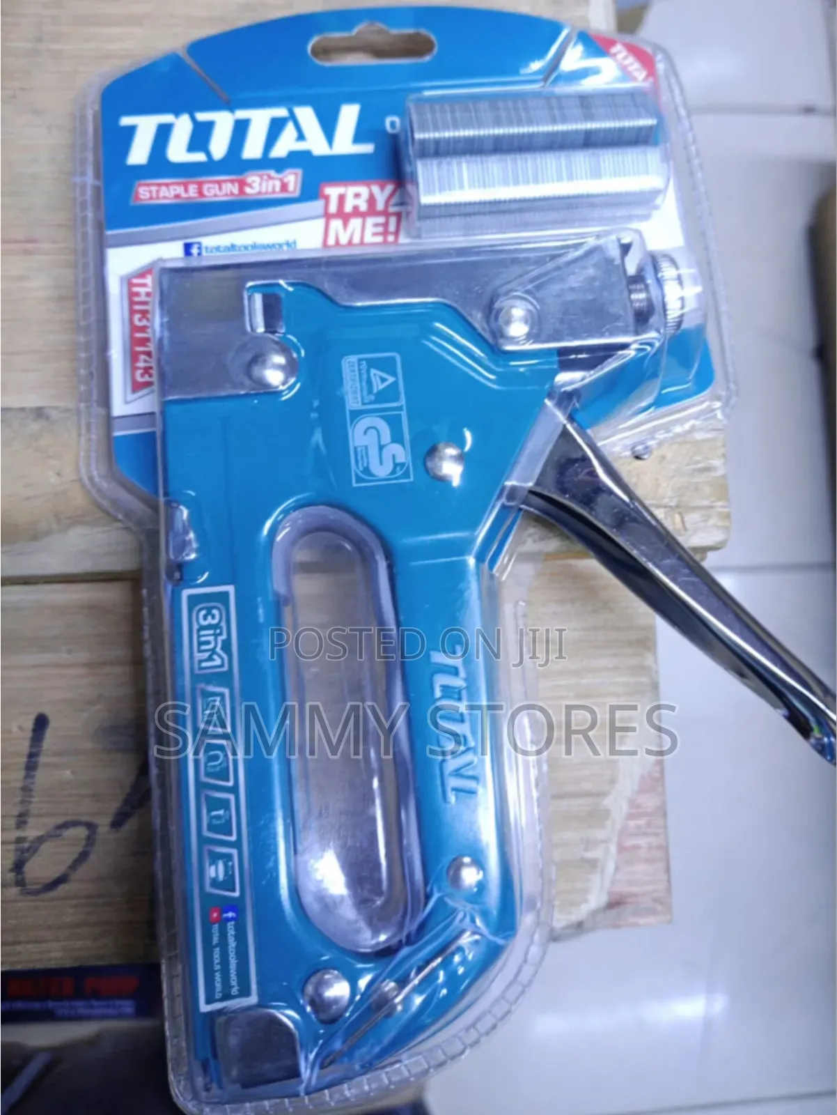 TOTAL 3-in-1 Upholstery and Carpentry Staple Gun