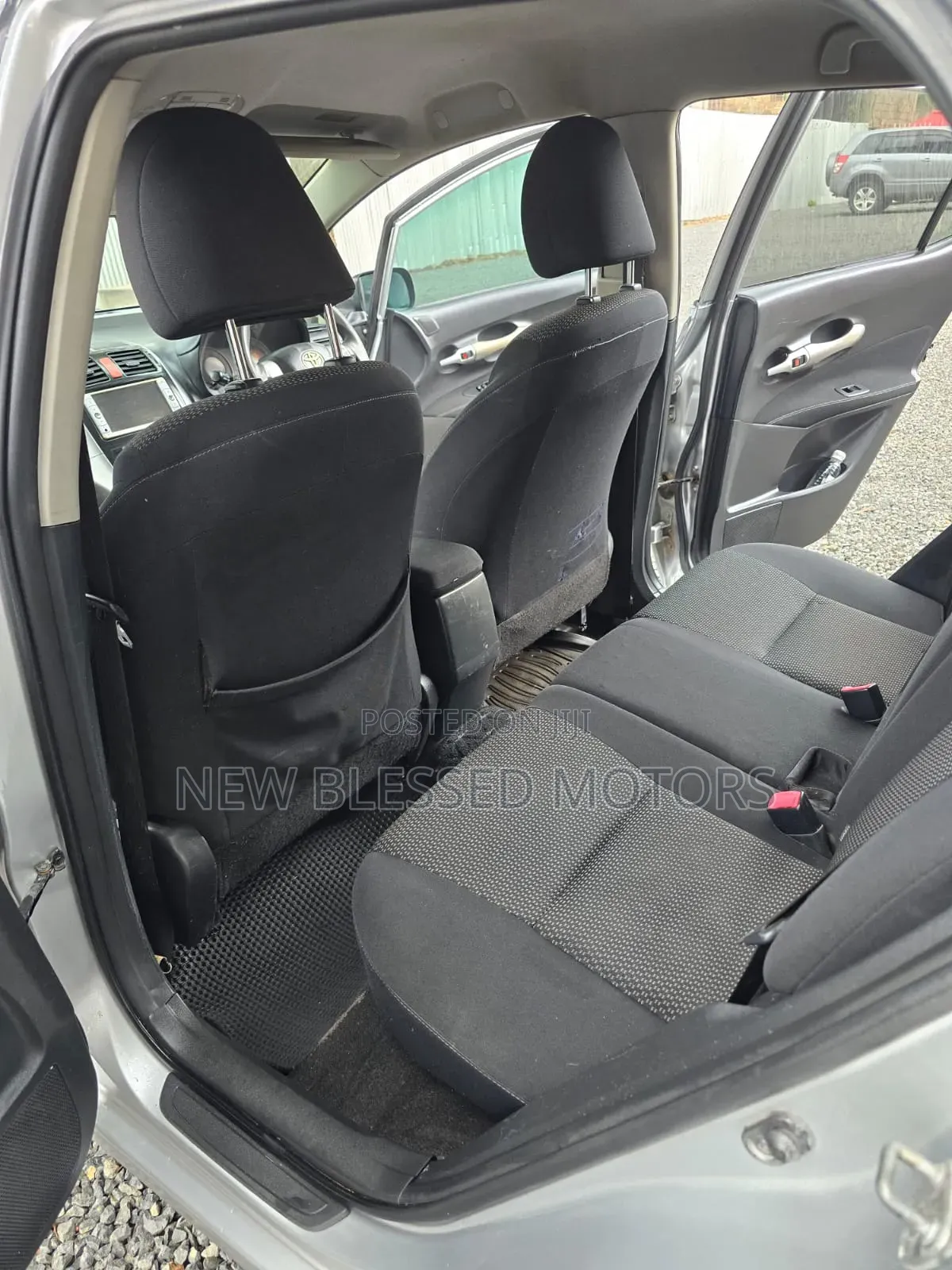 Toyota Auris 2010 Silver