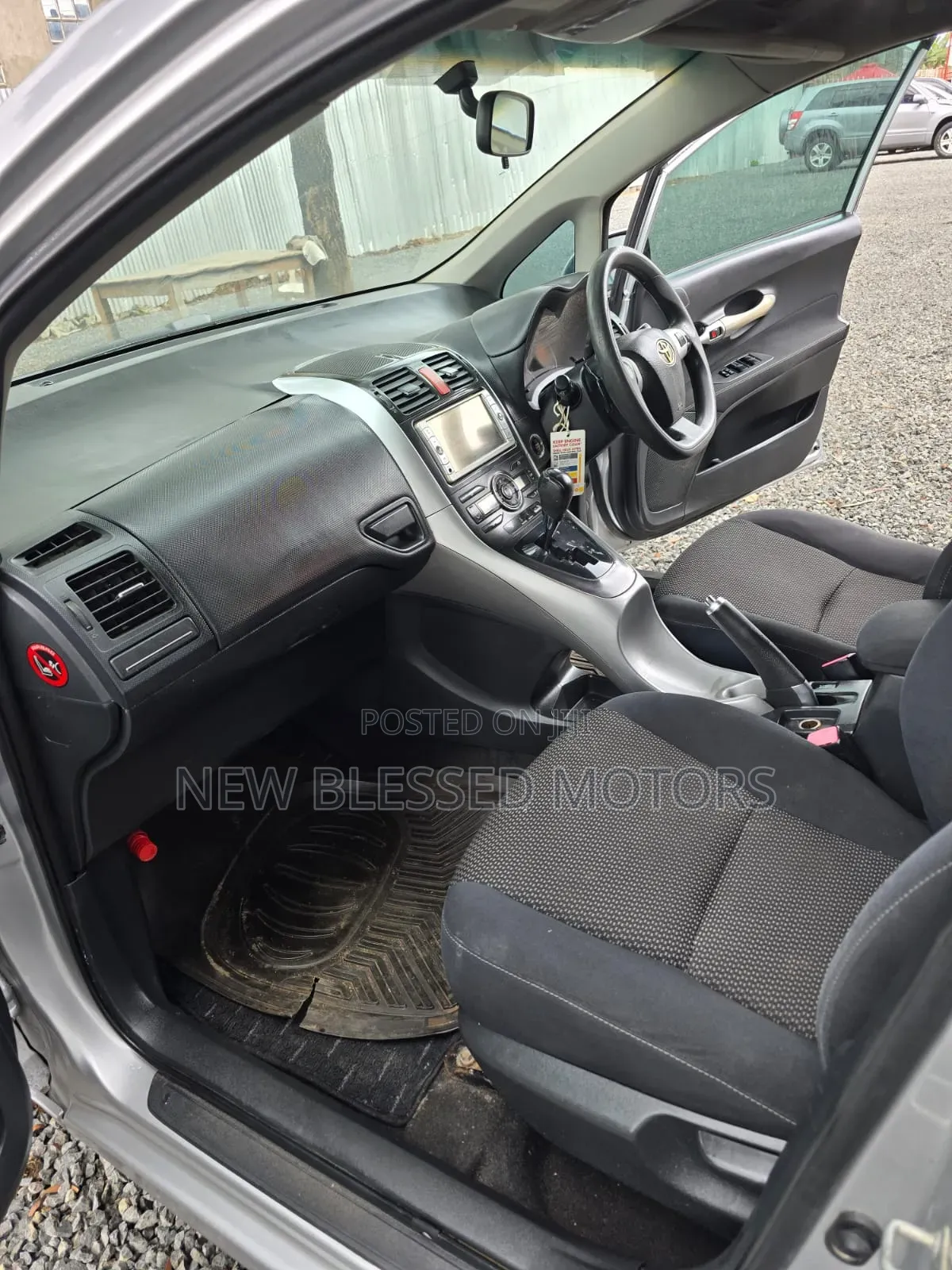 Toyota Auris 2010 Silver