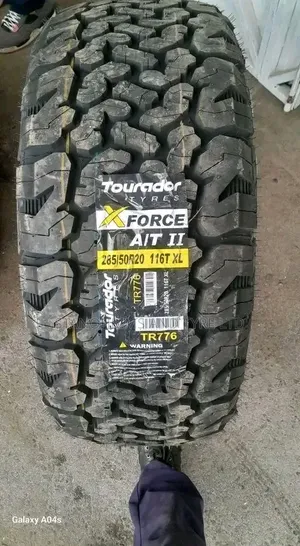 285/50/20 a/T Tourador