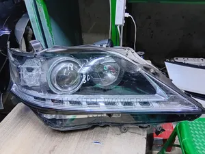 Lexus RX 350 Headlight