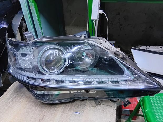 Lexus RX 350 Headlight - main view