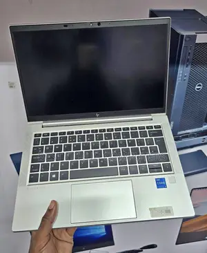 Laptop HP EliteBook 830 G8 8GB Intel Core i5 SSD 256GB
