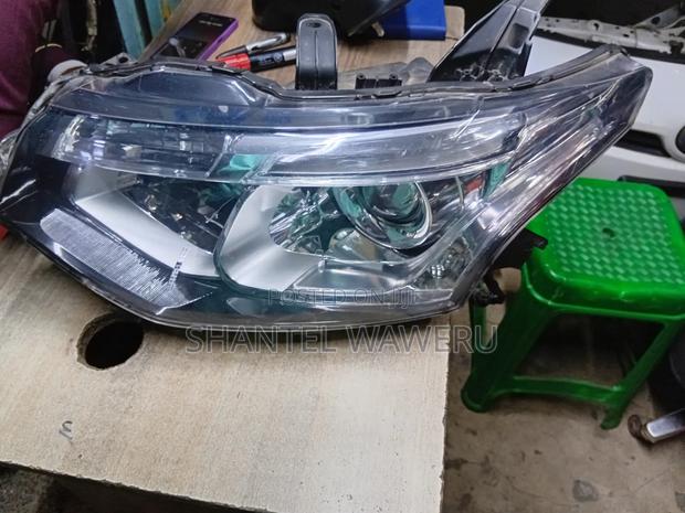 Outlander 2014 Headlight - main view