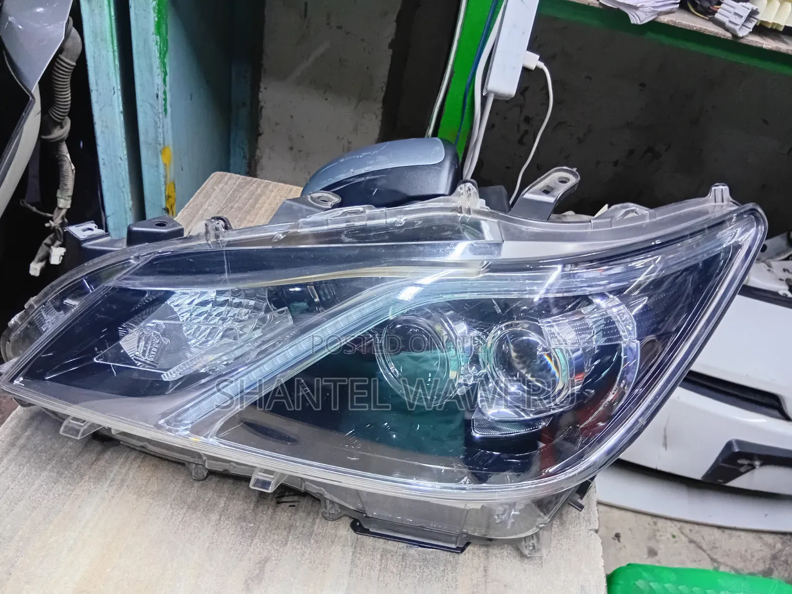 Crown 2015 Headlight