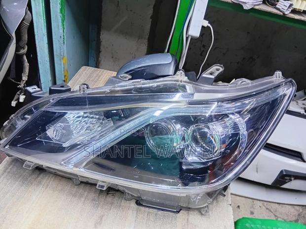 Crown 2015 Headlight - thumbnail 2