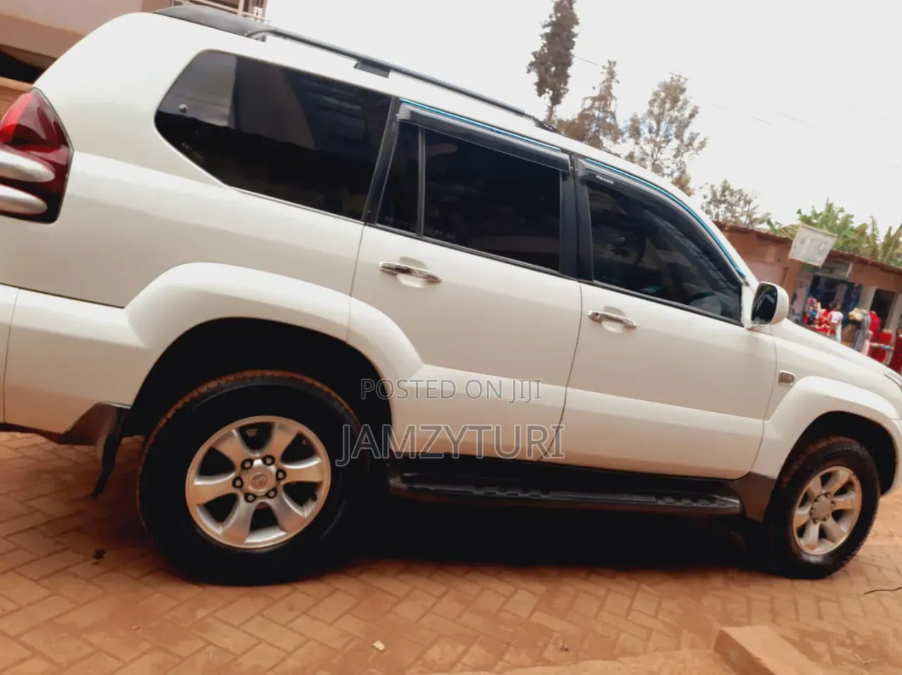 Toyota Land Cruiser Prado 2006 White
