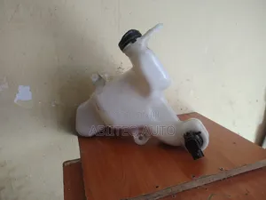Landcriuser 79 Series Wiper Washer Bottle With Pump