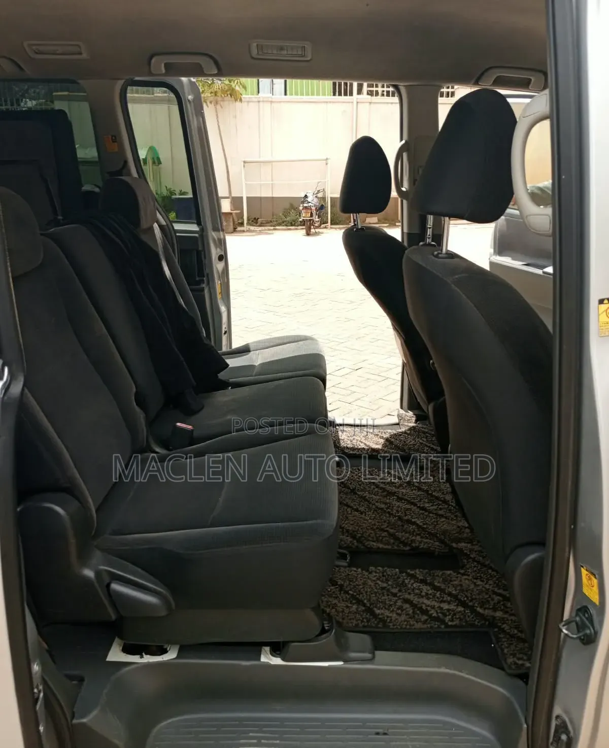 Toyota Noah 2009 Silver