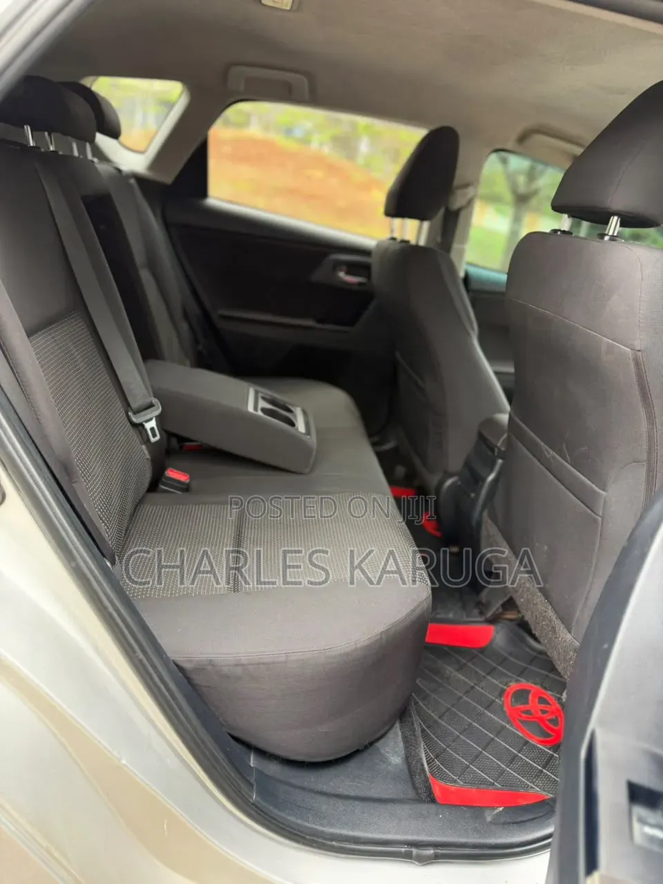 Toyota Auris 2012 Silver
