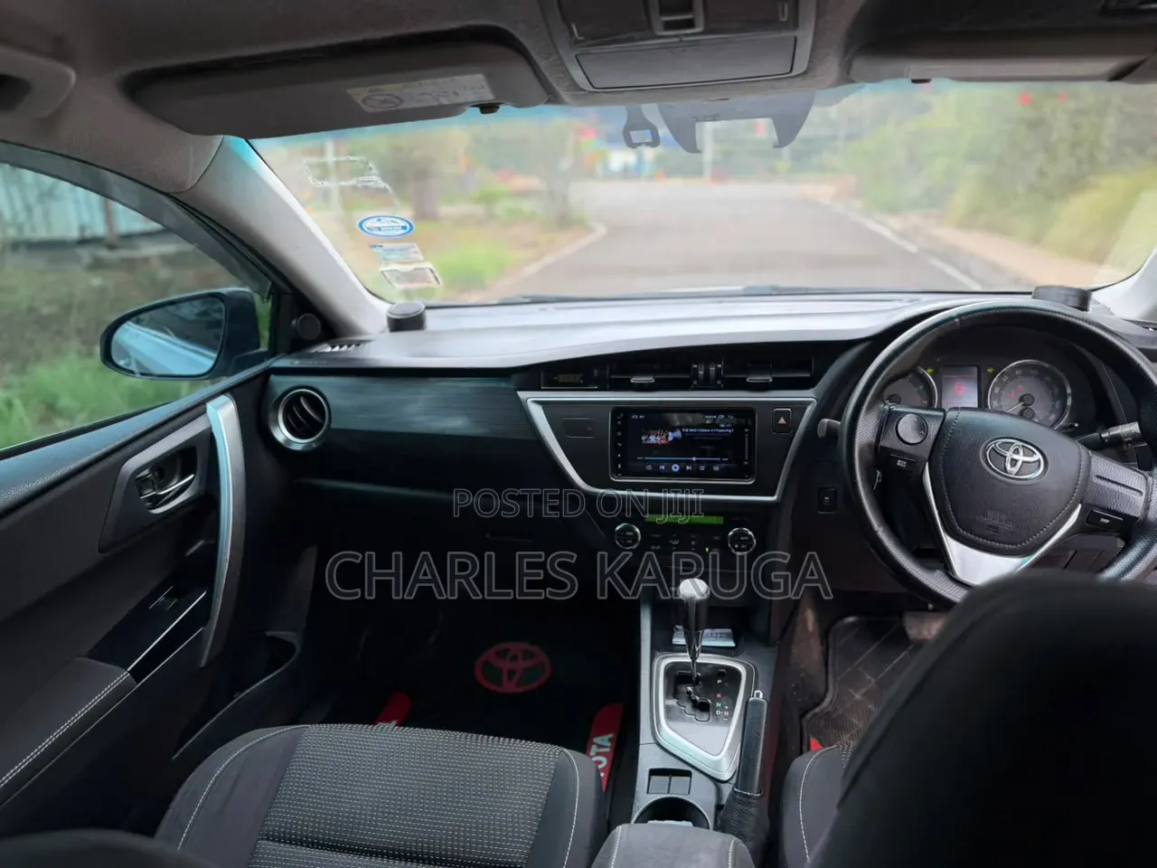 Toyota Auris 2012 Silver