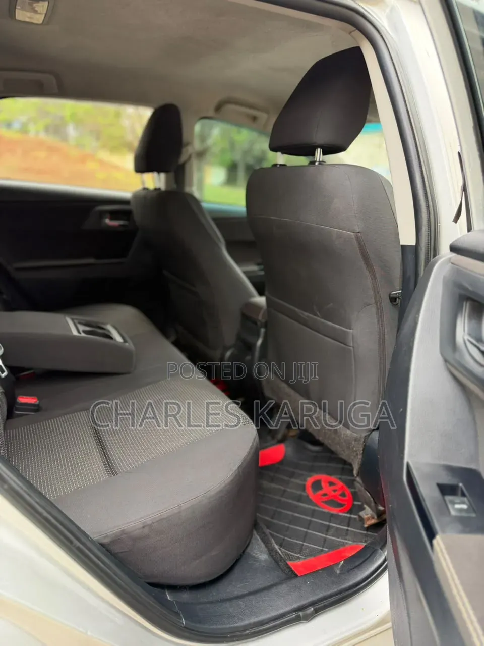 Toyota Auris 2012 Silver