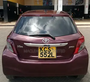 Toyota Vitz 2011 Maroon