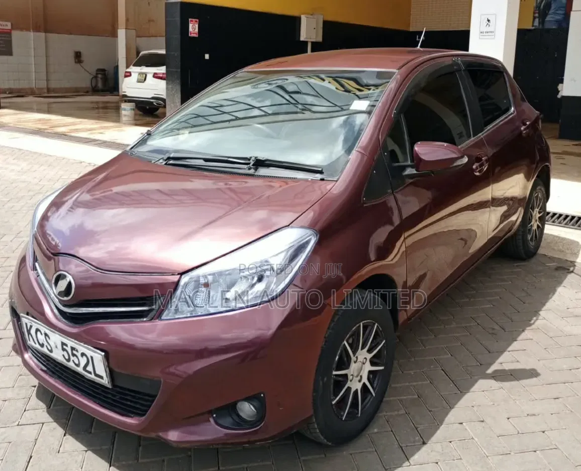 Toyota Vitz 2011 Maroon