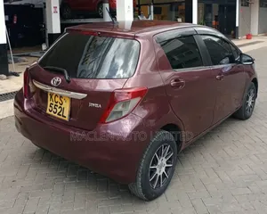 Toyota Vitz 2011 Maroon