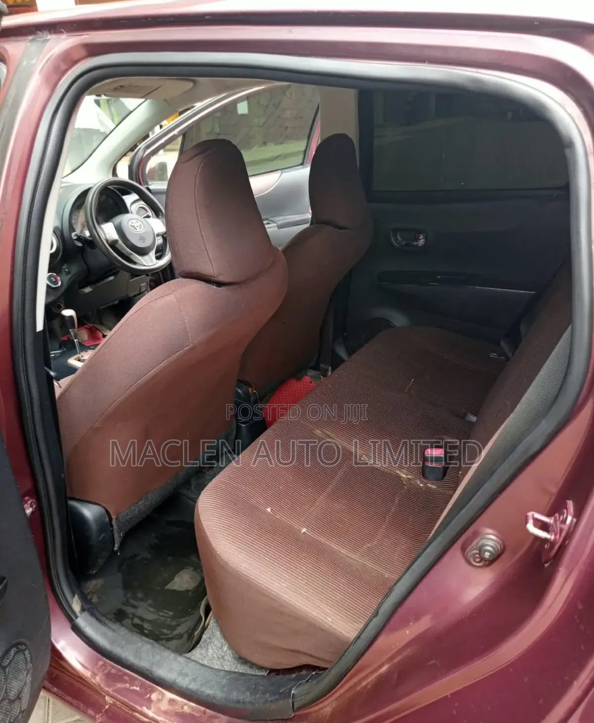Toyota Vitz 2011 Maroon