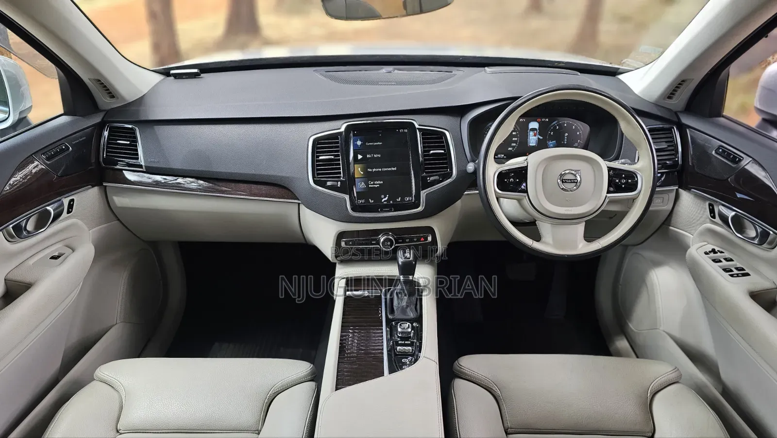 Volvo XC90 T5 Momentum AWD 2019 Silver