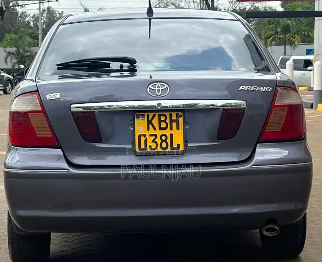 Toyota Premio 2004