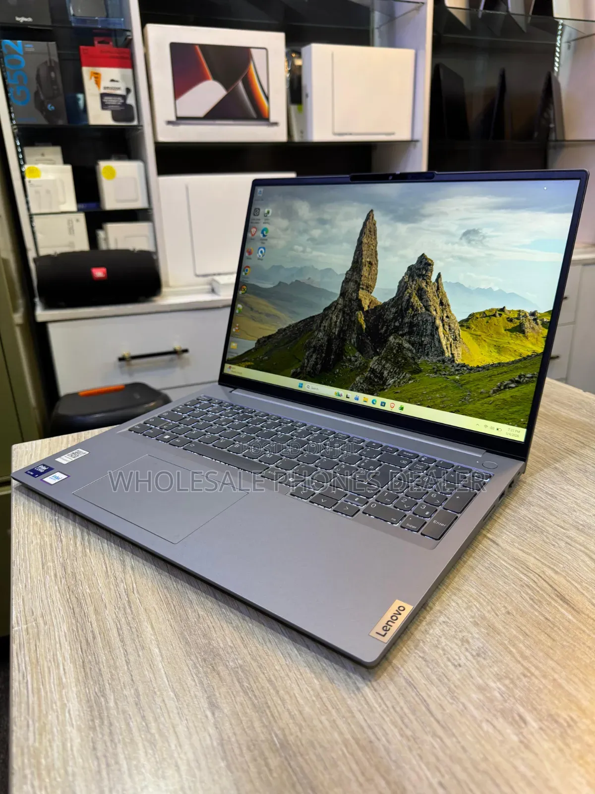 Laptop Lenovo ThinkBook 15 8GB Intel Core Ultra 5 SSD 256GB