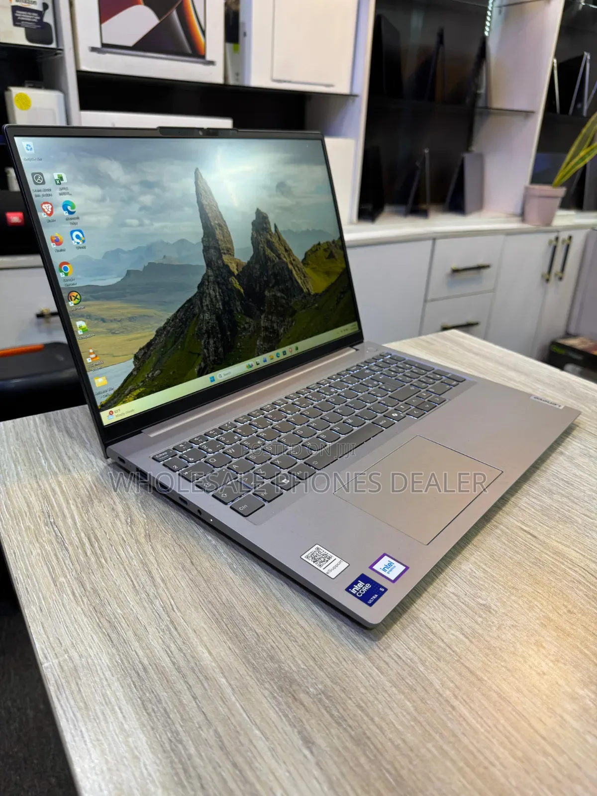 Laptop Lenovo ThinkBook 15 8GB Intel Core Ultra 5 SSD 256GB