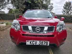 Nissan X-Trail 2.0 Petrol AWD 2013 Red