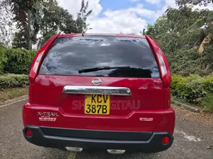 Nissan X-Trail 2.0 Petrol AWD 2013 Red