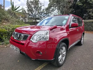 Nissan X-Trail 2.0 Petrol AWD 2013 Red